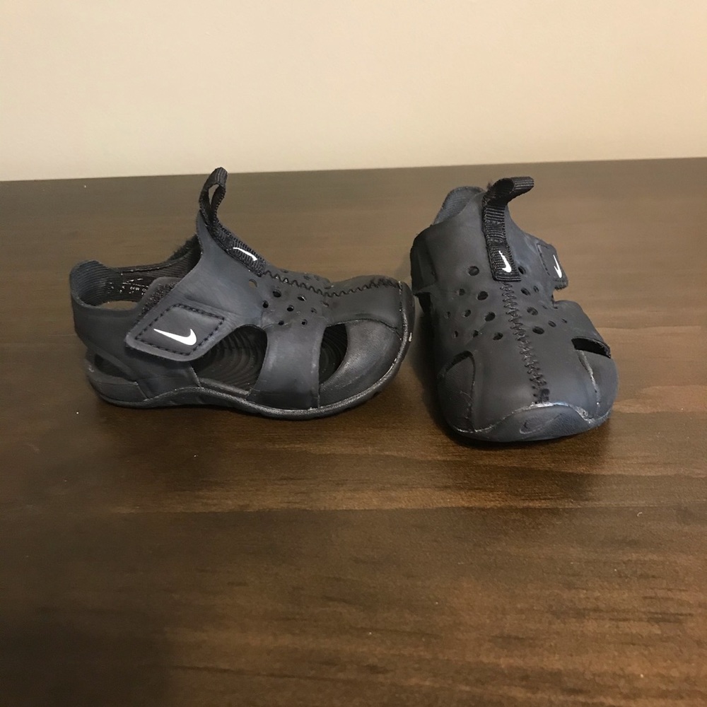 Nike sandals, kids